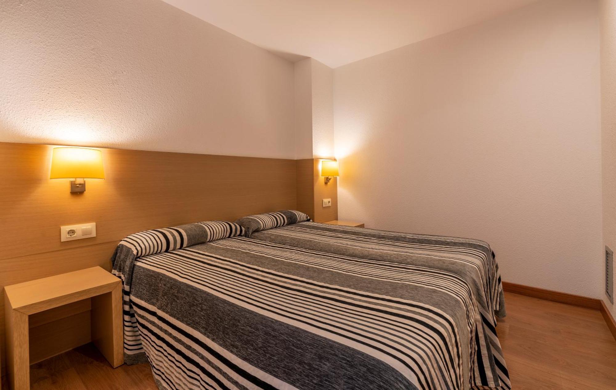 Almirall Apartaments Lloret de Mar Exterior foto